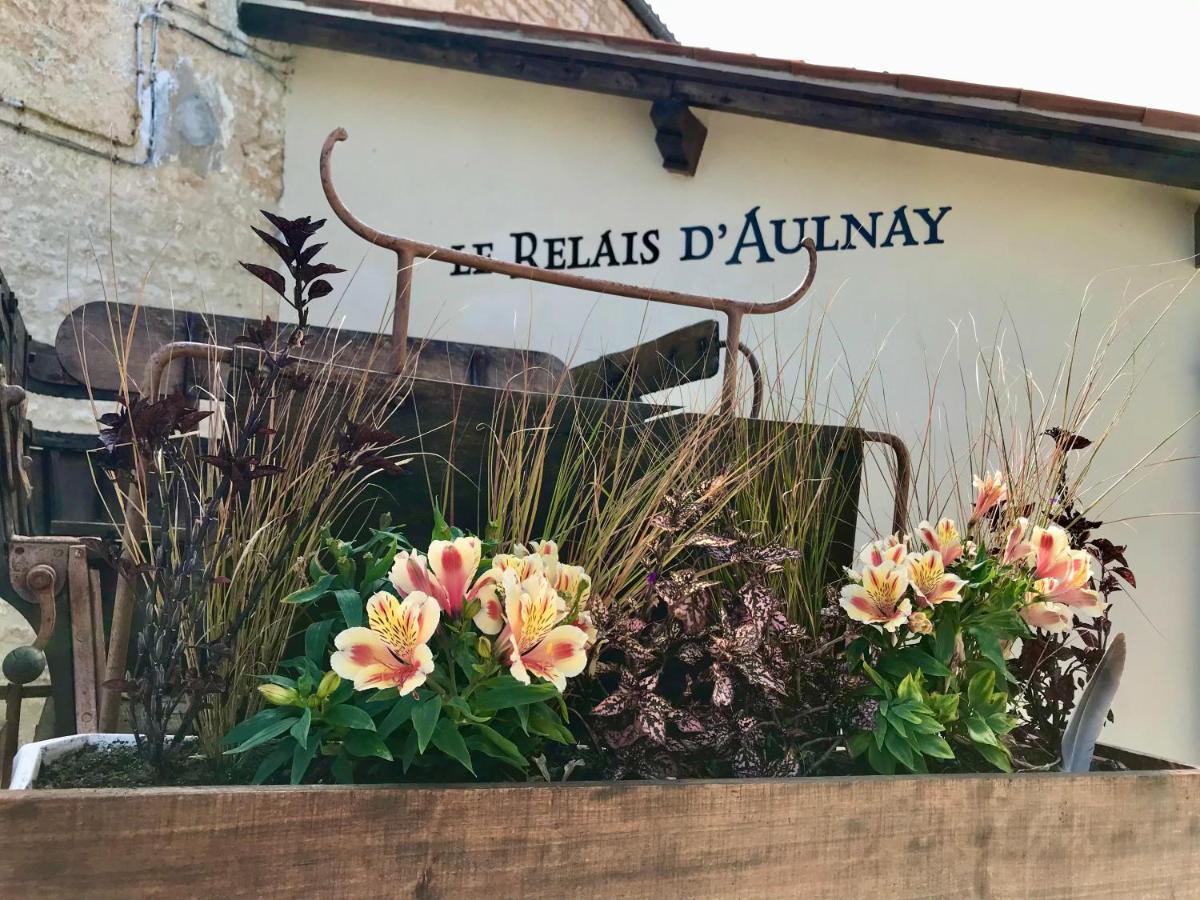 Bed and Breakfast Le Relais D'Aulnay Aulnay  Exteriér fotografie
